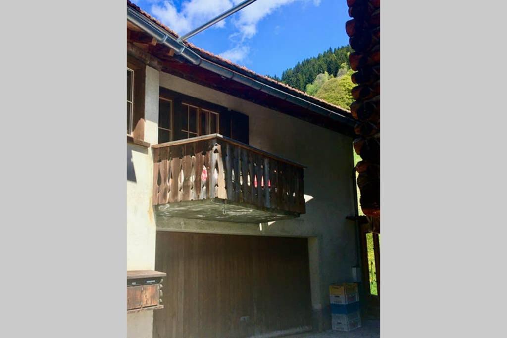 Ferienwohnung Uf Z'Enisch Klosters Exteriör bild