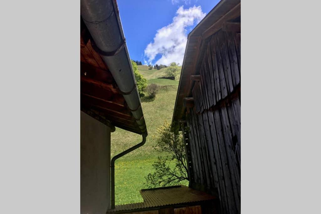 Ferienwohnung Uf Z'Enisch Klosters Exteriör bild