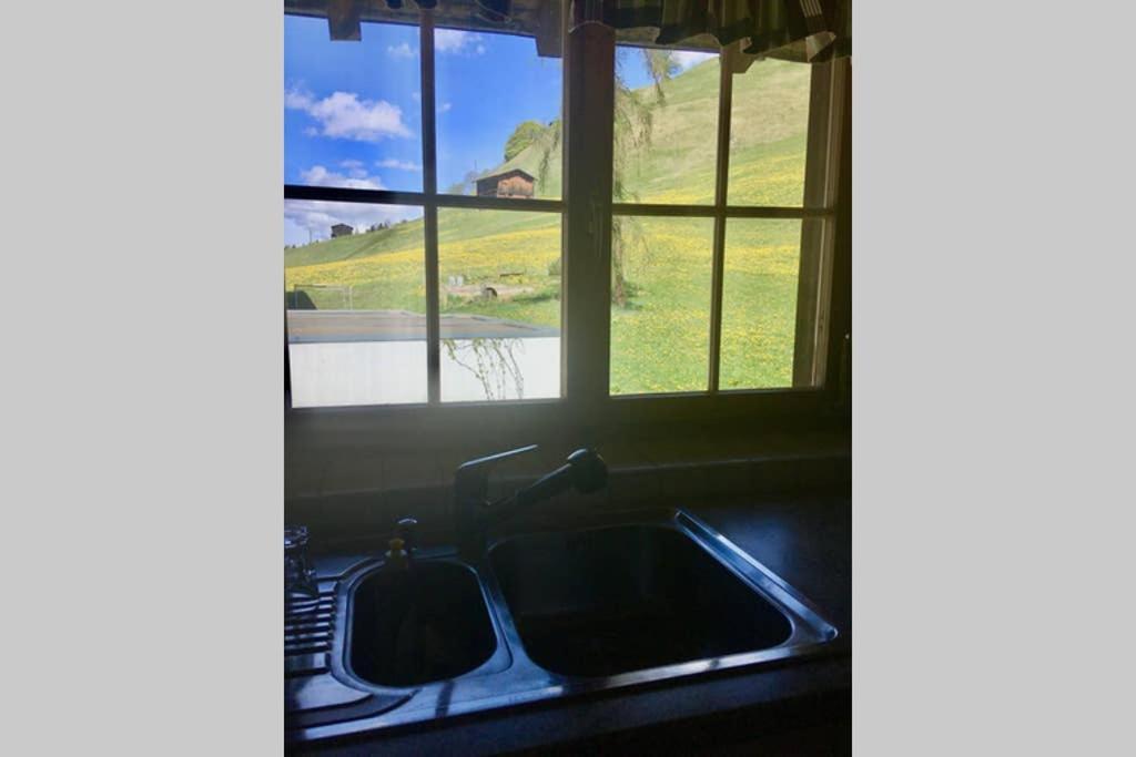 Ferienwohnung Uf Z'Enisch Klosters Exteriör bild