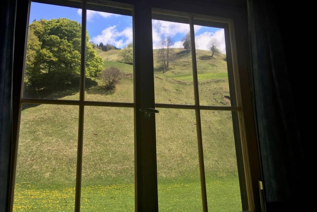 Ferienwohnung Uf Z'Enisch Klosters Exteriör bild