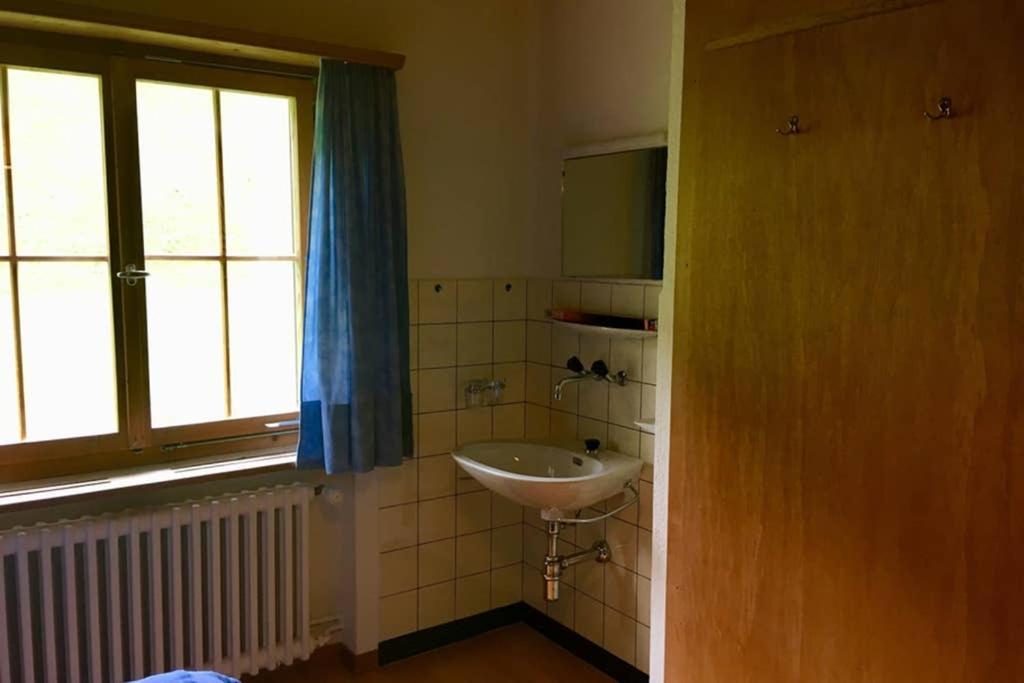 Ferienwohnung Uf Z'Enisch Klosters Exteriör bild