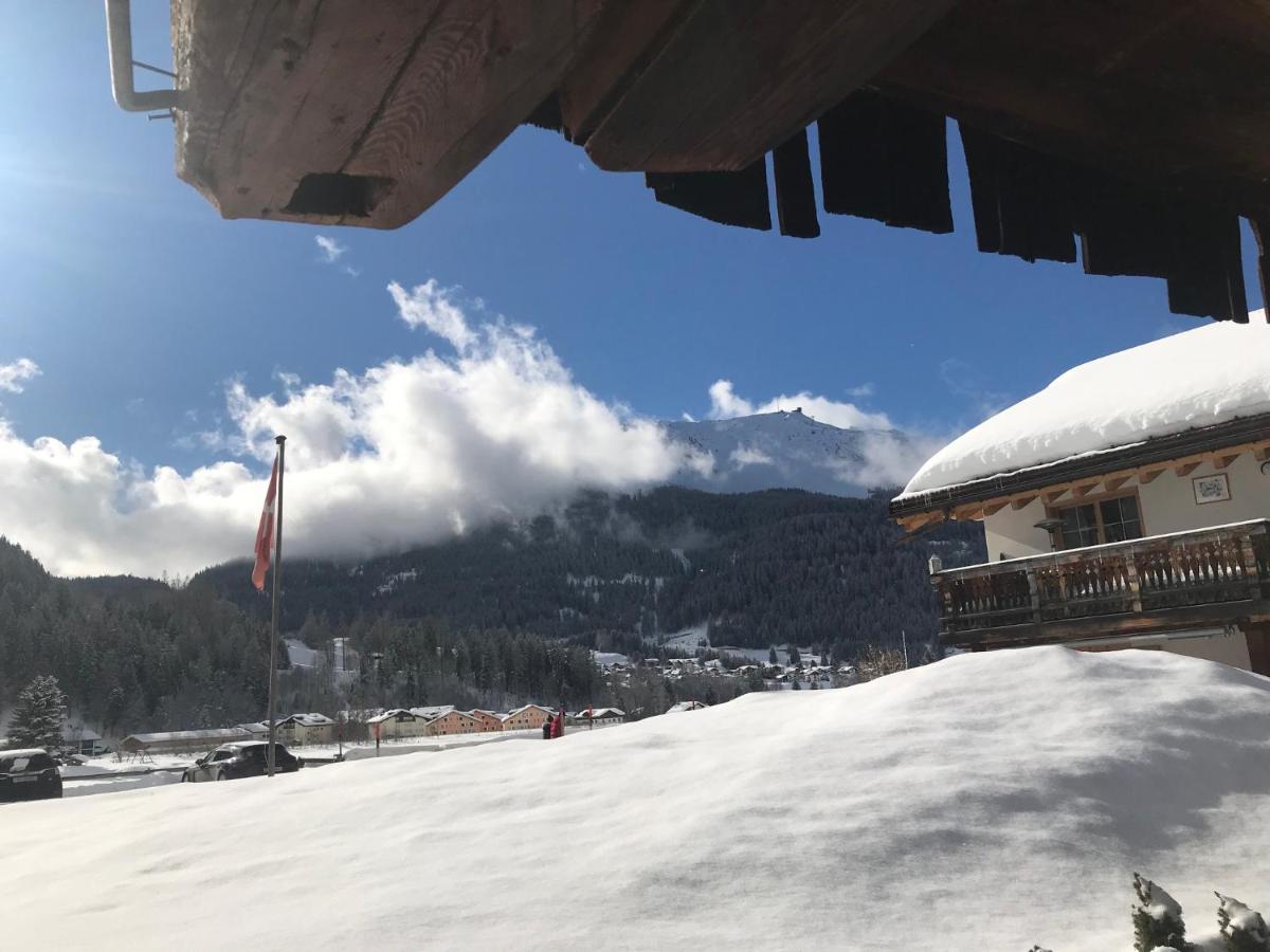 Ferienwohnung Uf Z'Enisch Klosters Exteriör bild
