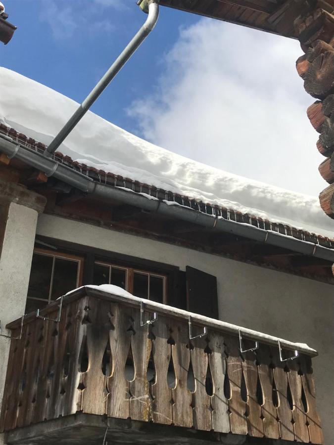 Ferienwohnung Uf Z'Enisch Klosters Exteriör bild