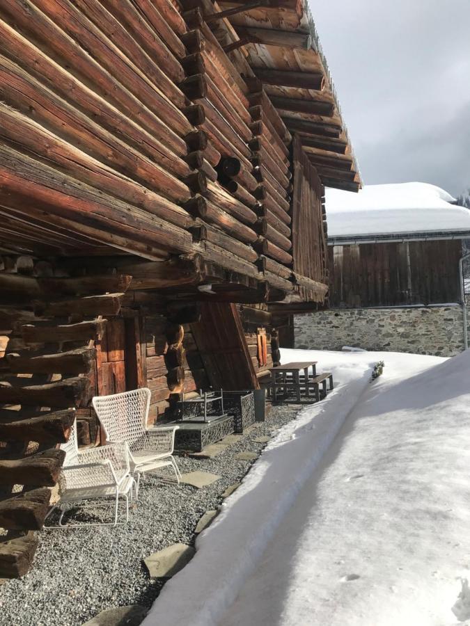 Ferienwohnung Uf Z'Enisch Klosters Exteriör bild
