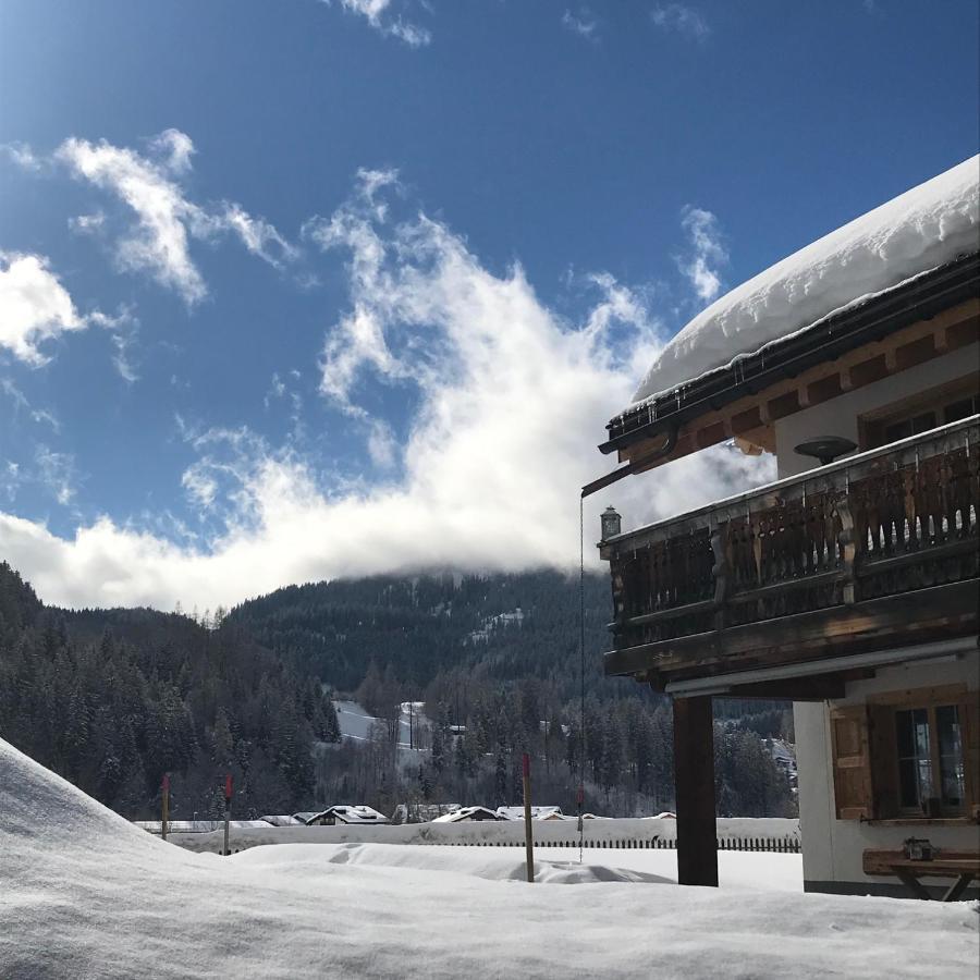 Ferienwohnung Uf Z'Enisch Klosters Exteriör bild