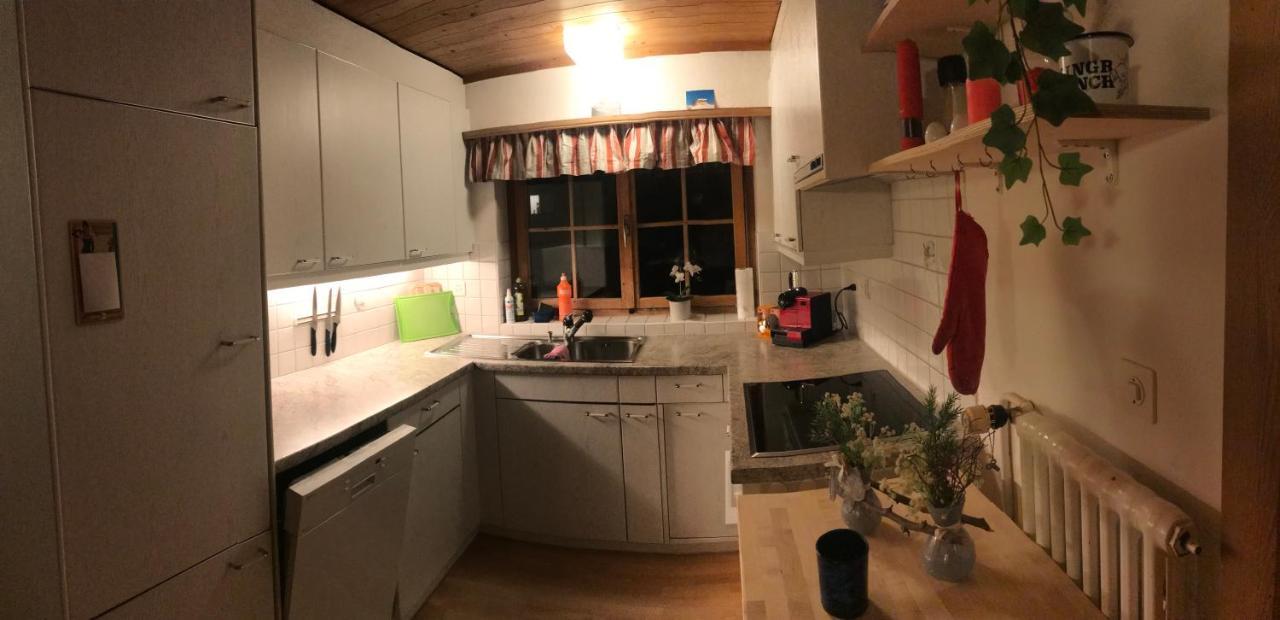 Ferienwohnung Uf Z'Enisch Klosters Exteriör bild