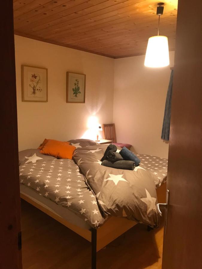 Ferienwohnung Uf Z'Enisch Klosters Exteriör bild
