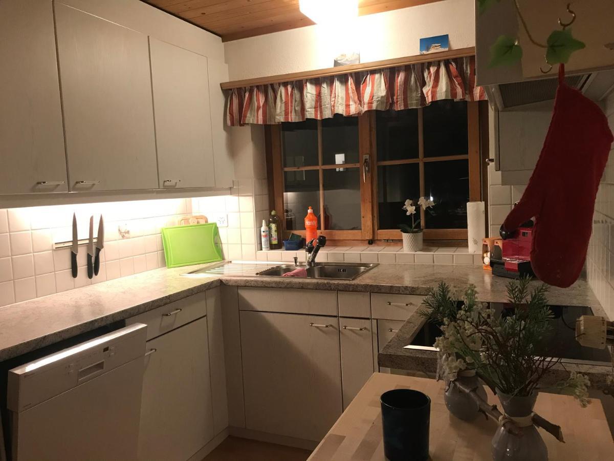 Ferienwohnung Uf Z'Enisch Klosters Exteriör bild