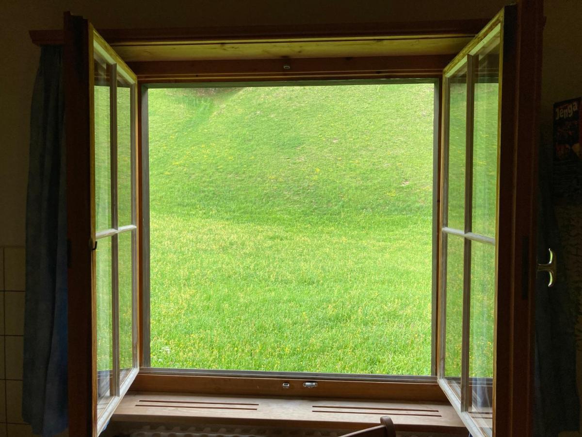 Ferienwohnung Uf Z'Enisch Klosters Exteriör bild