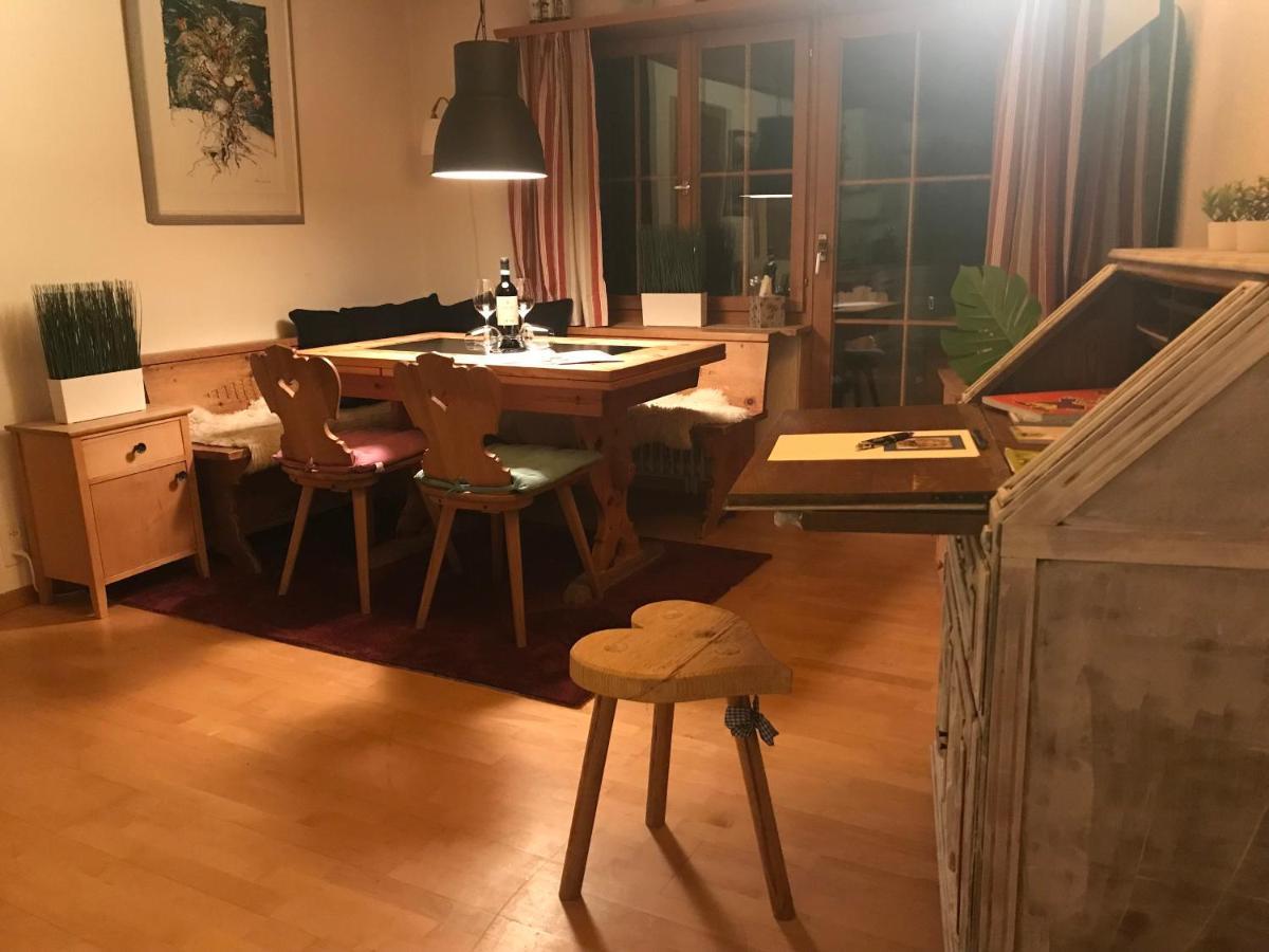 Ferienwohnung Uf Z'Enisch Klosters Exteriör bild