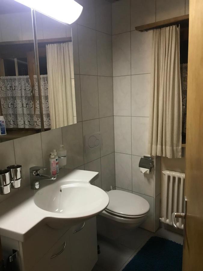 Ferienwohnung Uf Z'Enisch Klosters Exteriör bild