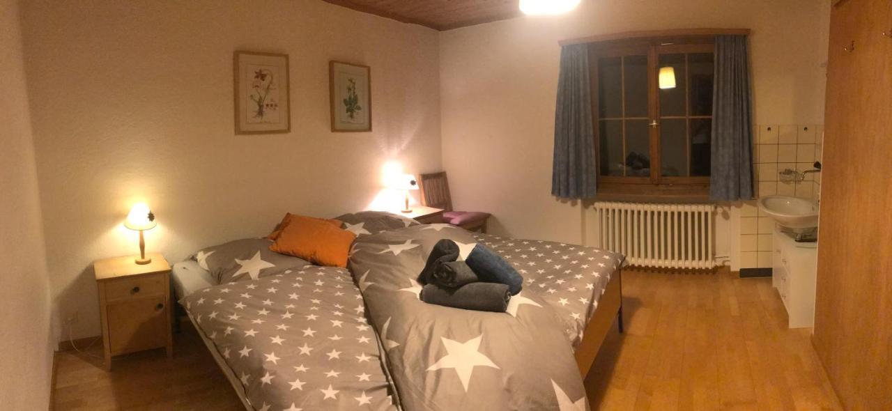 Ferienwohnung Uf Z'Enisch Klosters Exteriör bild