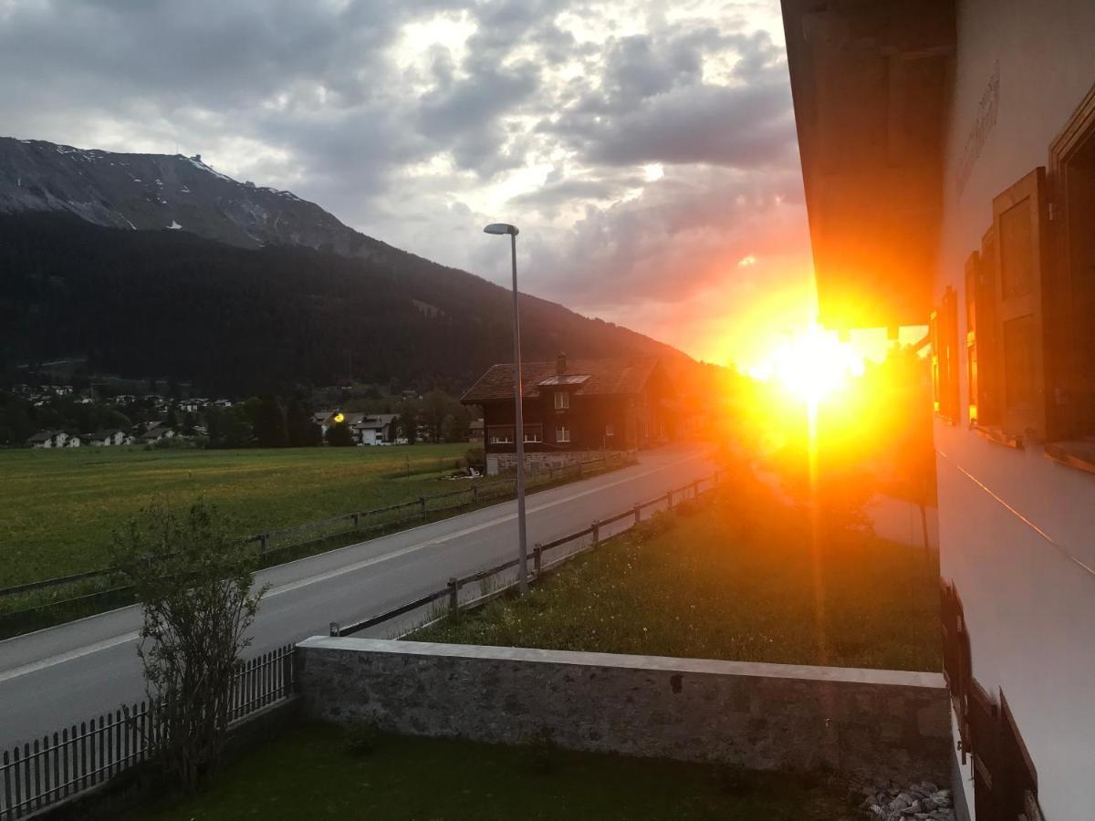 Ferienwohnung Uf Z'Enisch Klosters Exteriör bild