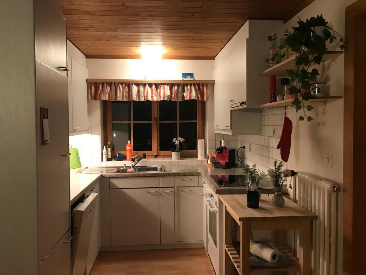 Ferienwohnung Uf Z'Enisch Klosters Exteriör bild