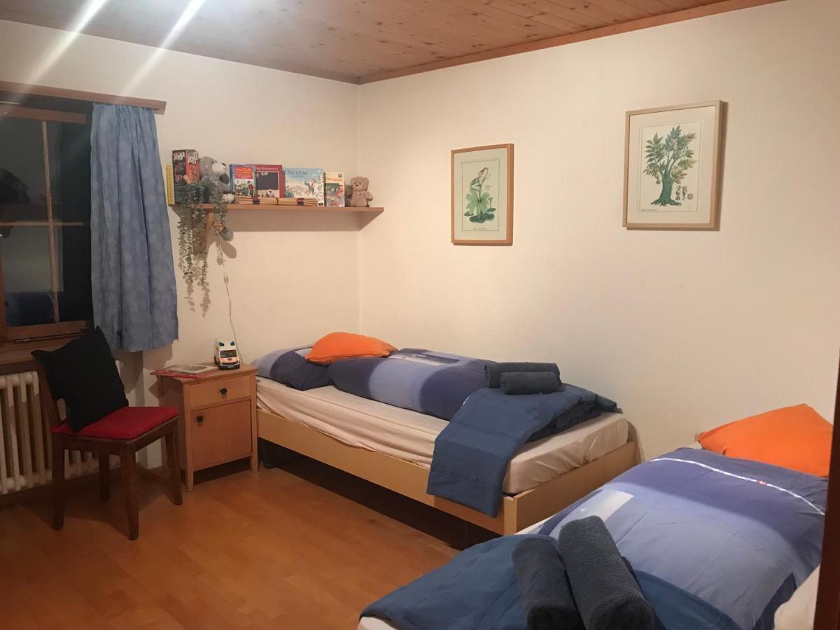 Ferienwohnung Uf Z'Enisch Klosters Exteriör bild