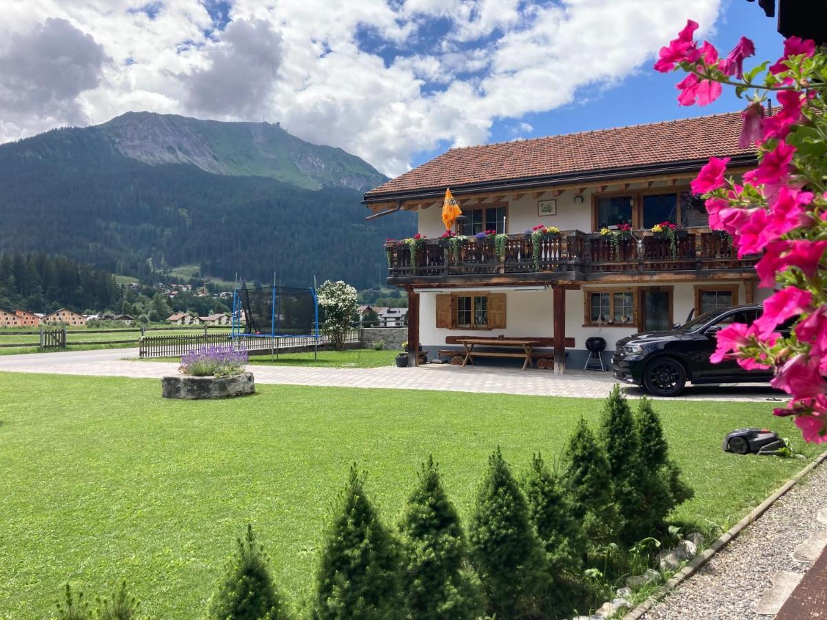 Ferienwohnung Uf Z'Enisch Klosters Exteriör bild