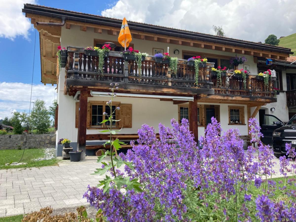 Ferienwohnung Uf Z'Enisch Klosters Exteriör bild